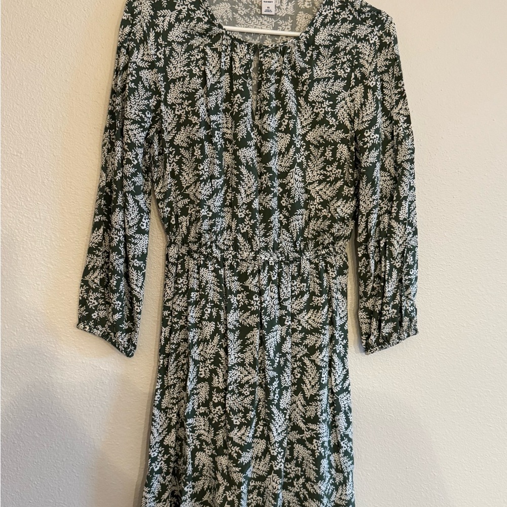 Old Navy Green and White Long Sleeve Dress